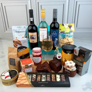 The Barton Wine Hamper with Treats