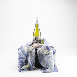 The Wave Duo Wine and Scarf Gift Set